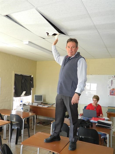 Curro Private School plundered