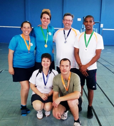 Oudtshoorn-pluimbalspelers presteer
