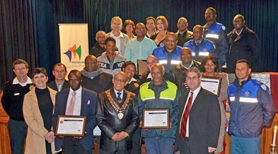 Munisipale personeel vir diens vereer