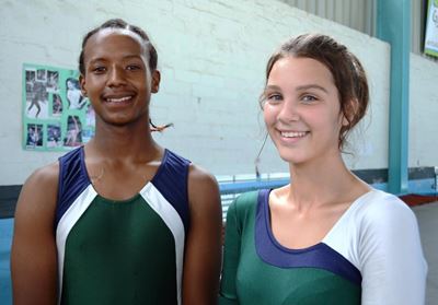 Gimnaste neem deel aan uitnodigingskompetisie