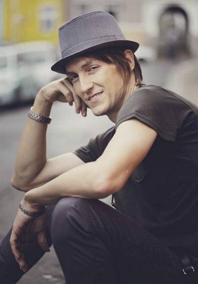 Chris Chameleon will light up the stage at the casino