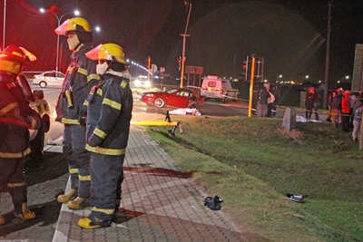 Boesemvriende saam begrawe