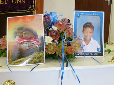 Begrafnis vir Klaarstroom kinders