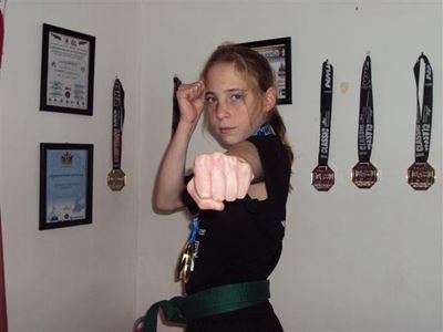 Petite Alexis kicking up a storm