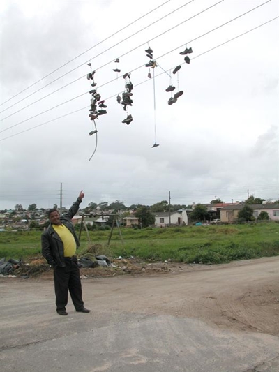 Powerline tackies a mystery