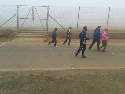 Kyk uit vir 'Projek 2,4 km'