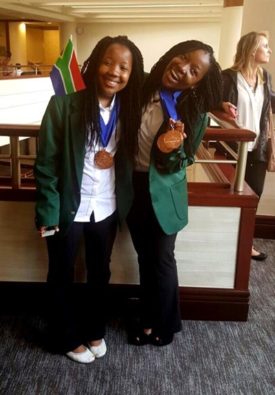 Sisters win bronze at world champs