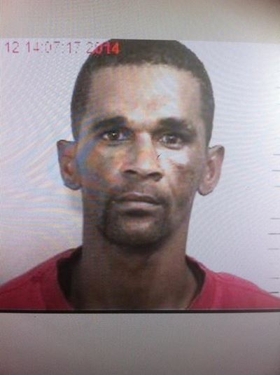 Escaped convict at large