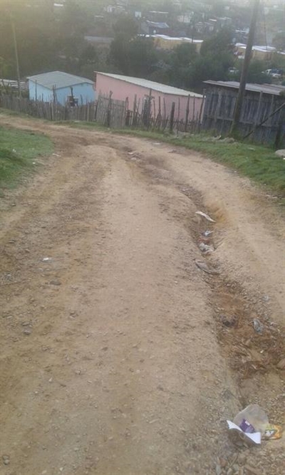 Residents' cars damaged on bad road