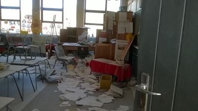 Kwajongens vandaliseer skool