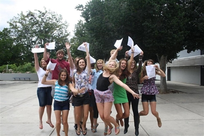 Drie skole spog met 100%