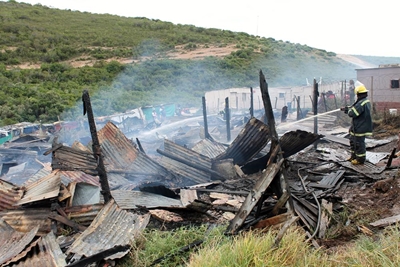 No injuries as fire destroys homes