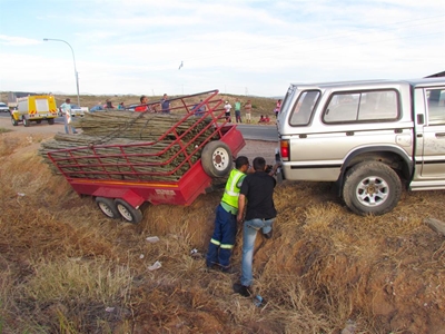 Sleepwa ruk bakkie van pad af