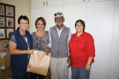 Suid-Kaap Forum groet ou hand