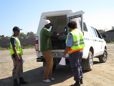 Instrukteurs aangekeer vir boetes