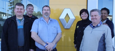 Nissan en Renault bars uit hul nate