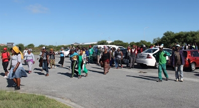 Vigilantes protest at court