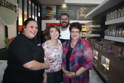 Delectable Deeghuys opens in mall