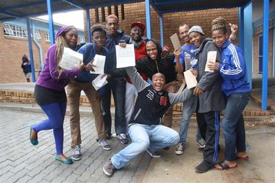 6 onderskeidings vir Fezekile-leerder