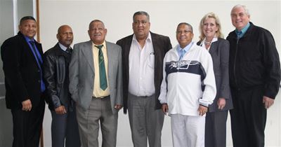 Van der Westhuizen bly aan as burgemeester