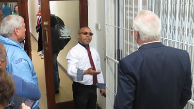 Harmse daag nie op vir vergadering