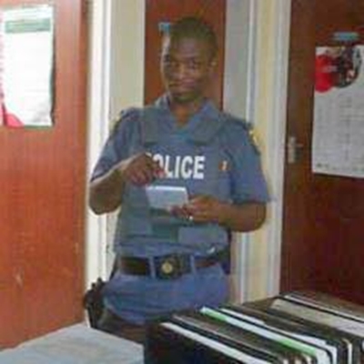 Man shoots wife then turns gun on himself