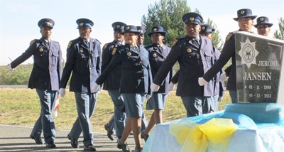Polisielede vereer in Mosselbaai