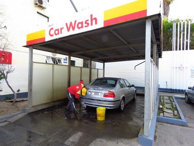 Car washes mostly 'unaffected' by restrictions