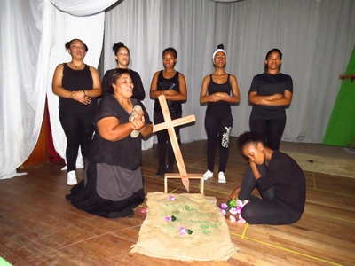 Local drama group makes waves