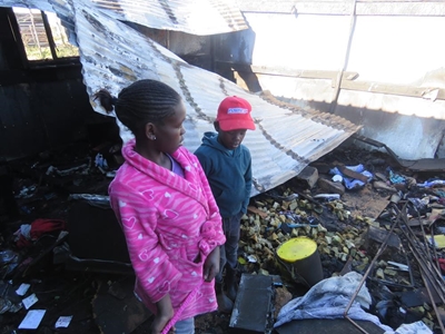 2 killed in fire, children survive