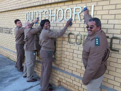 Korrektiewe dienste maak skoon