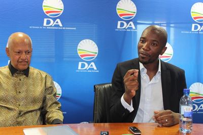 DA leadership candidates lock horns