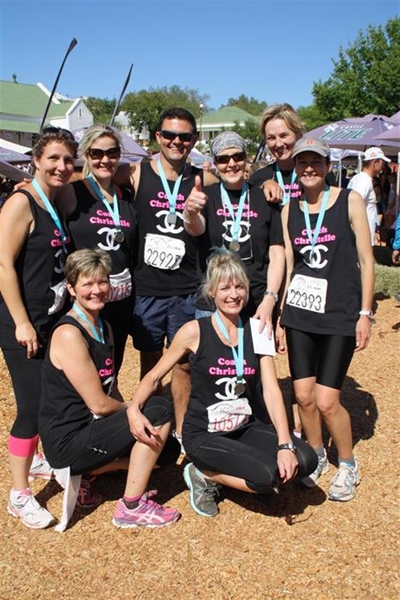 Vriende hardloop vir kankerlyer