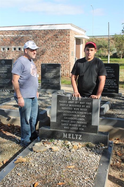 Update: Graves desecrated in Jewish cemetery