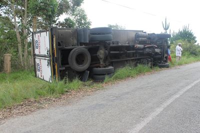 Load shifts, truck tips