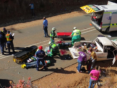 Vervoer op bakkies baie gevaarlik