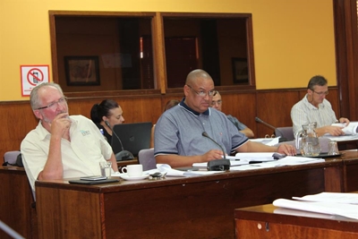 Meeting kicks off with admin issues