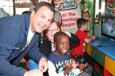 Kfm and Spur make boy's dream come true
