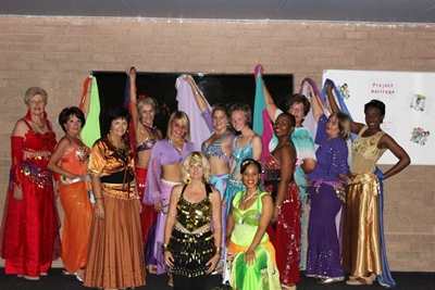 Kyk uit vir buikdansers by fees