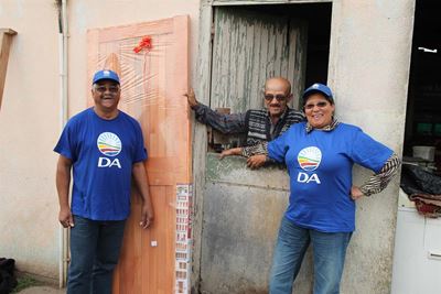 'n Nuwe deur vir bejaarde se huis