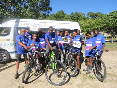 Sport school cyclists shine in new shirts