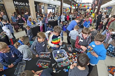 Children lose themselves in Legoland
