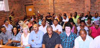 Polisielede van poging tot moord aangekla
