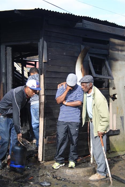 Opvolg: Gesin verloor alles in brand