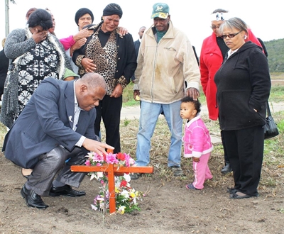 Minister besoek Powertown moordtoneel