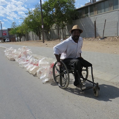 Rommel op sleeptou vir inkomste