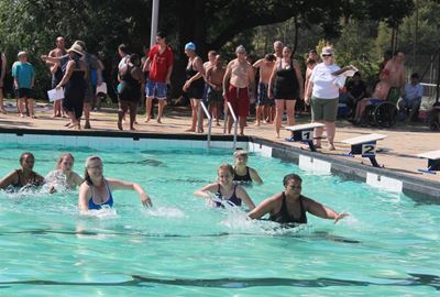 Pret in swembad vir Eljada Instituut