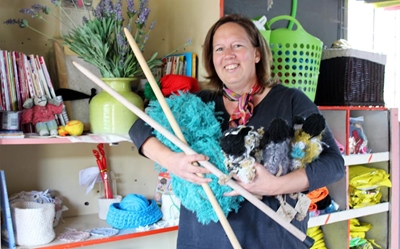 Local mother helps crafters