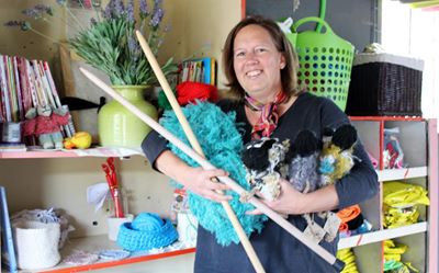 Local mother helps crafters