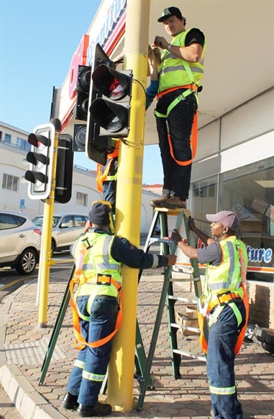 Traffic lights keep on working